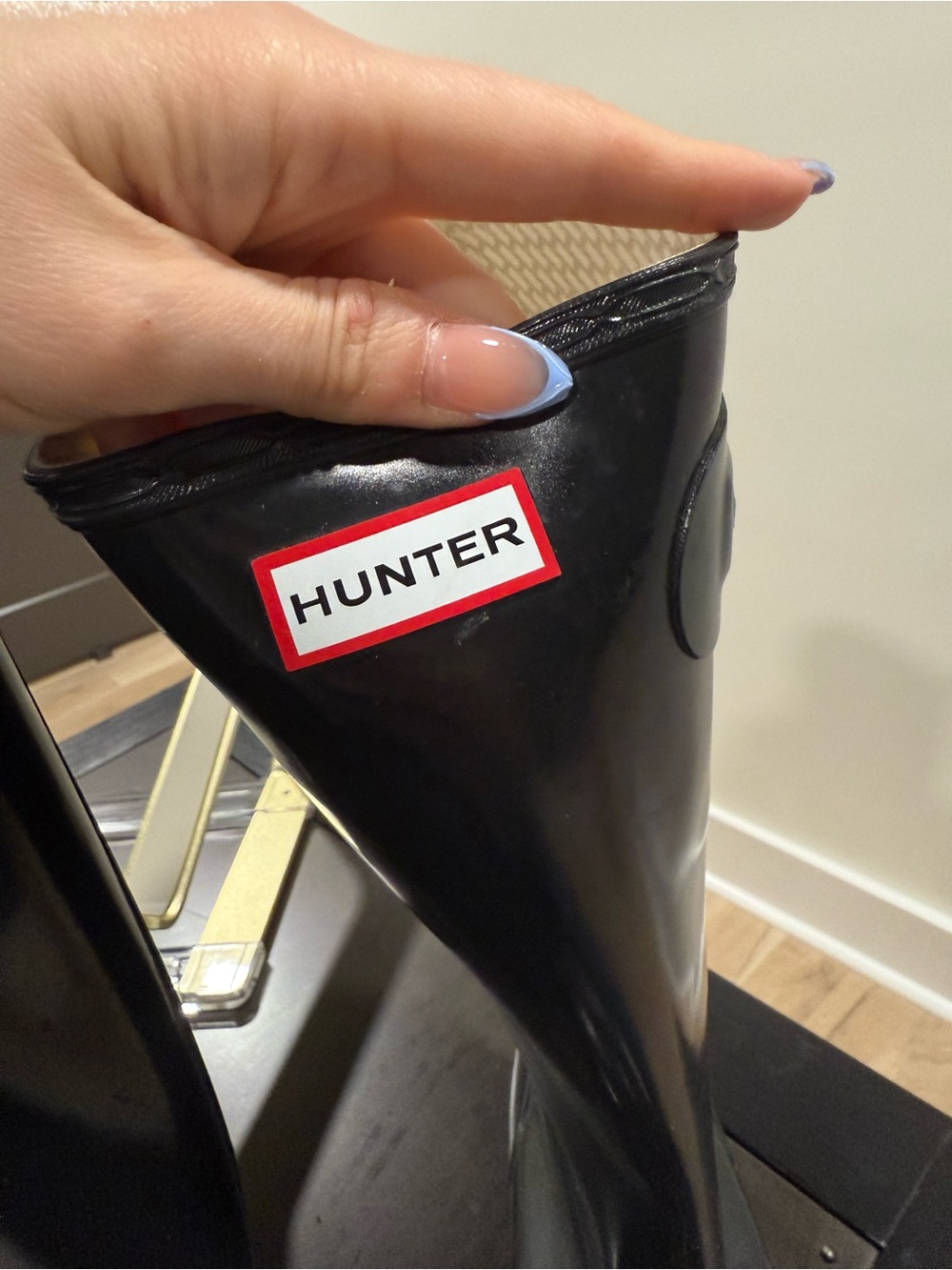 Hunter Women’s Original Tall Gloss Rain Boots - Picture 3 of 5